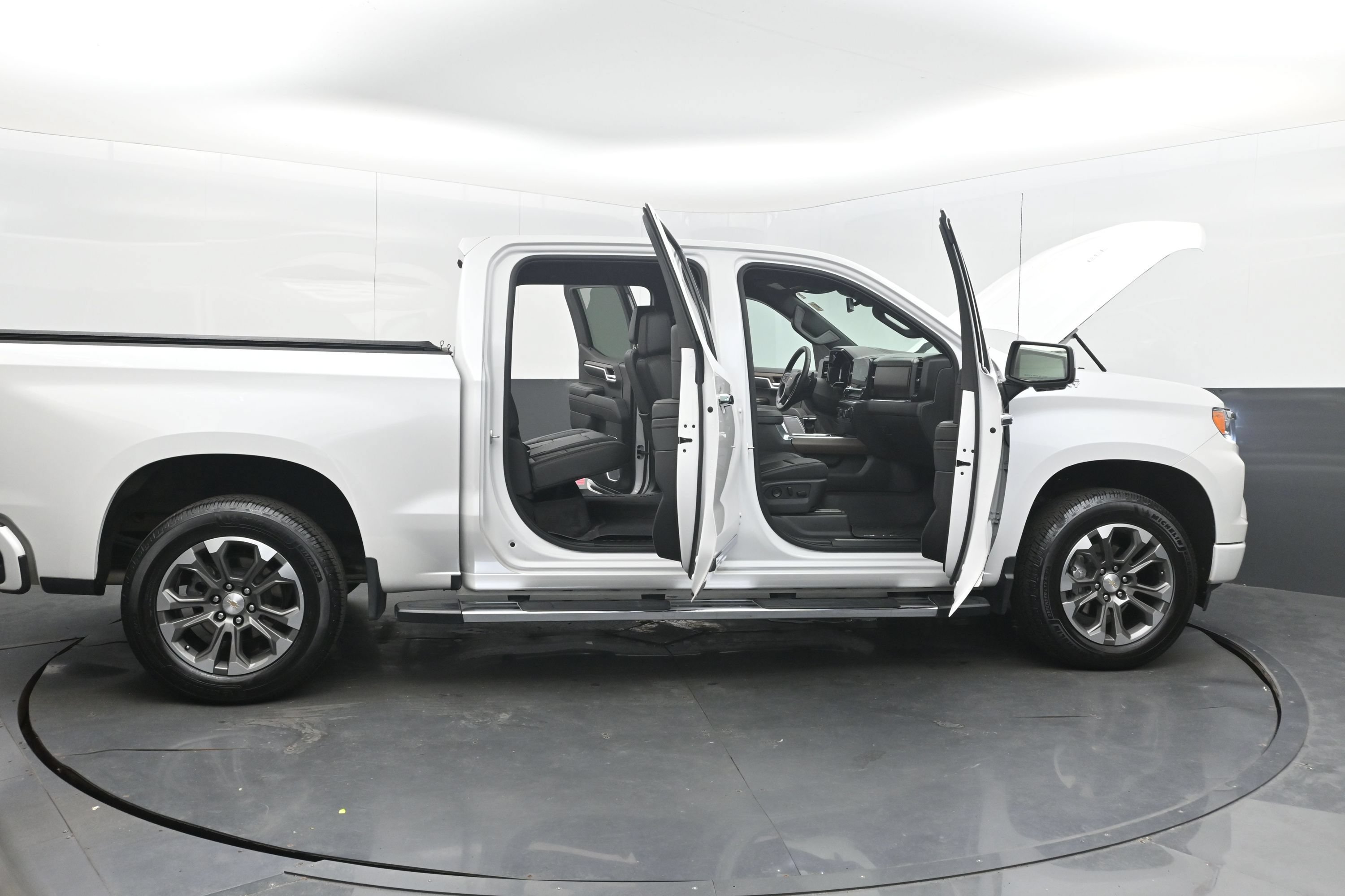 Used 2024 Chevrolet Silverado 1500 High Country w/ Z71 Off-Road Package AWD/4WD image 50