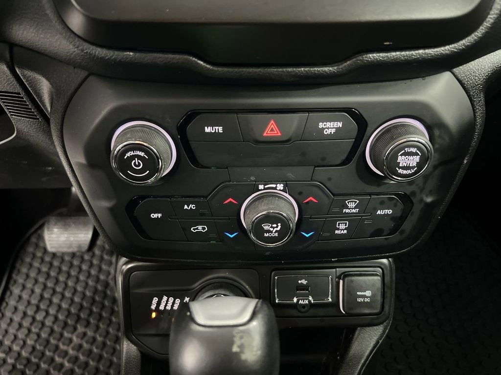 Used 2020 Jeep Renegade Trailhawk w/ Cold Weather Group image 16