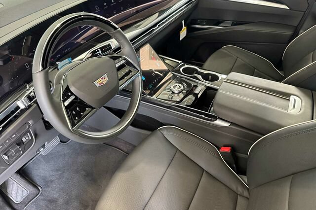 New 2026 Cadillac Escalade Sport w/ LPO, ONYX Package AWD/4WD image 10