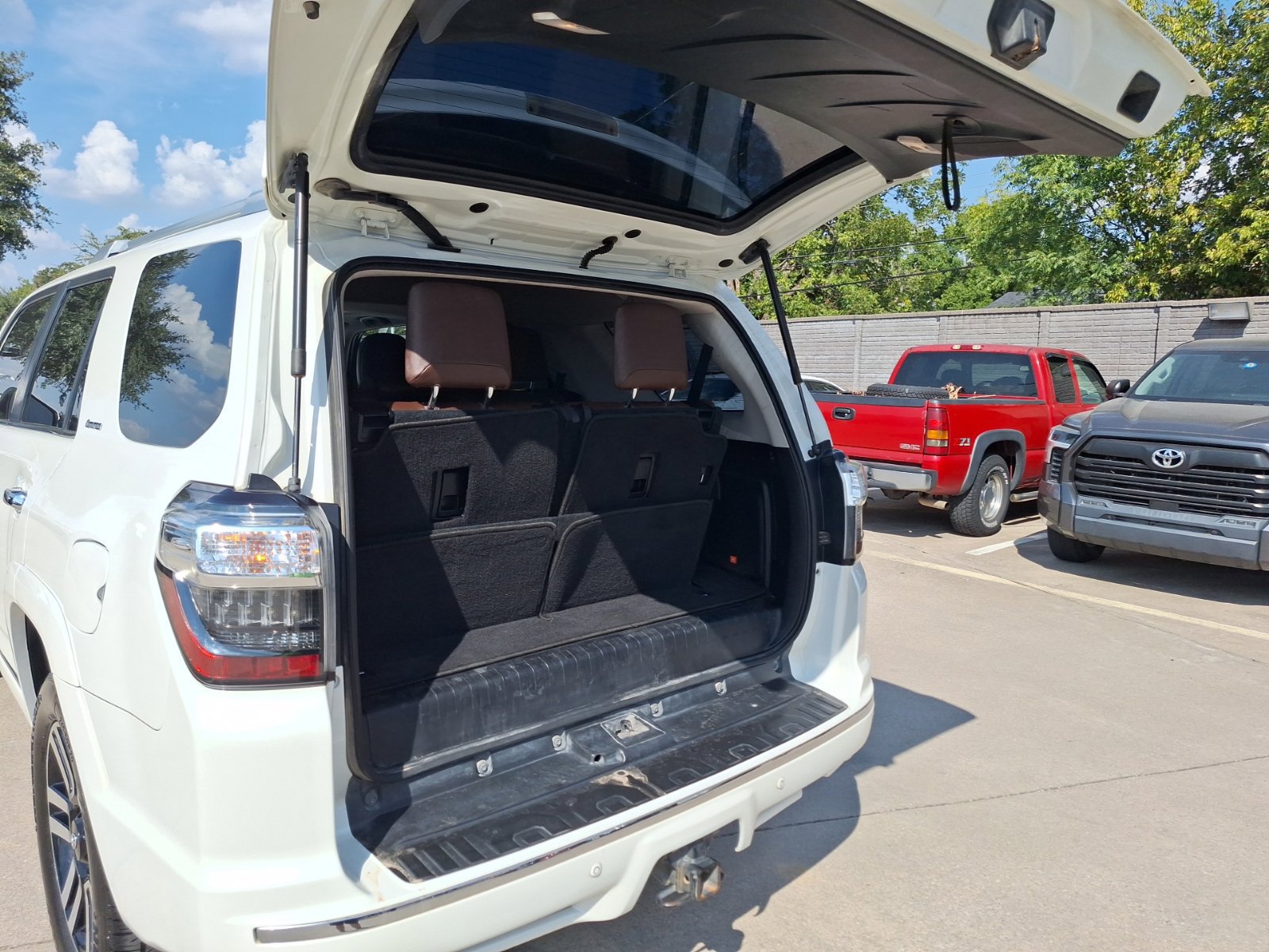 Used 2015 Toyota 4Runner Limited AWD/4WD image 36