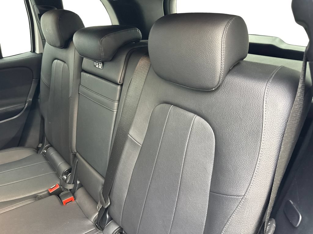 Used 2024 Mercedes-Benz GLB 250 image 32