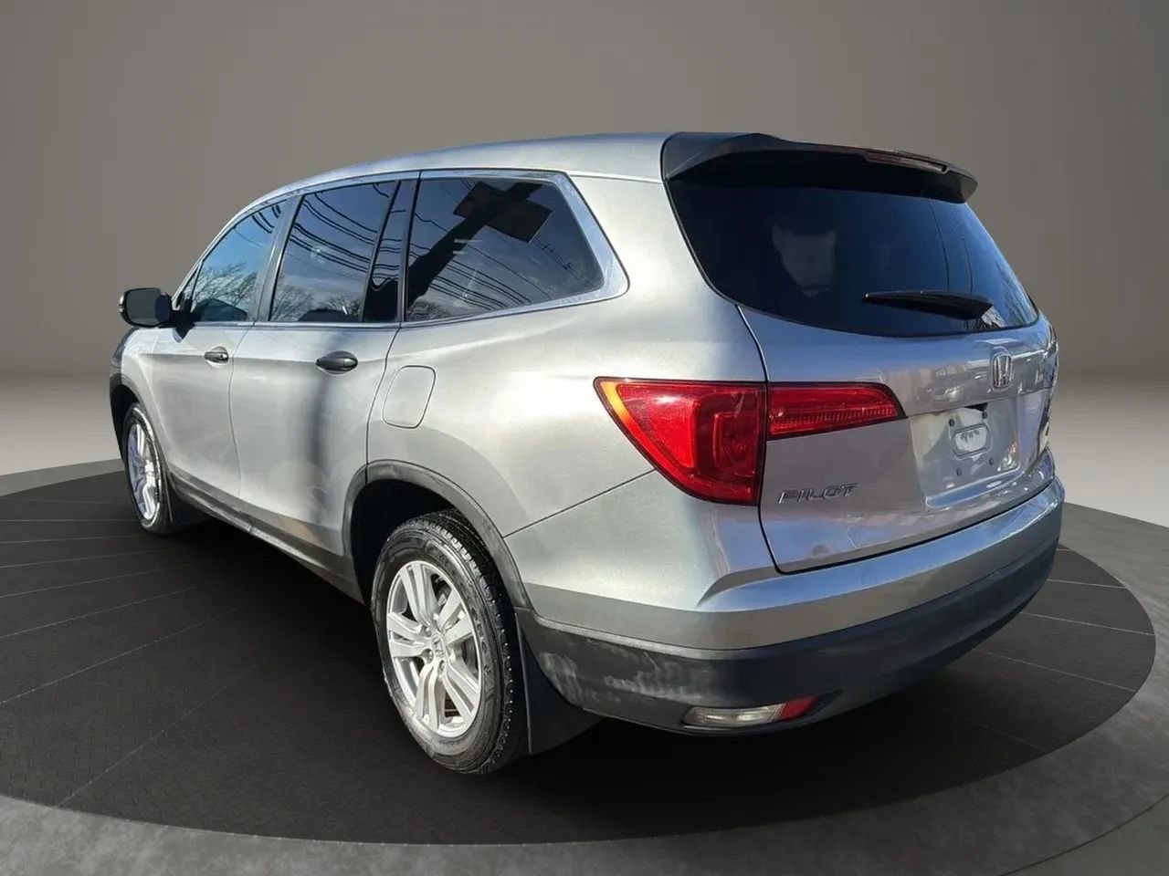 Used 2018 Honda Pilot LX image 7