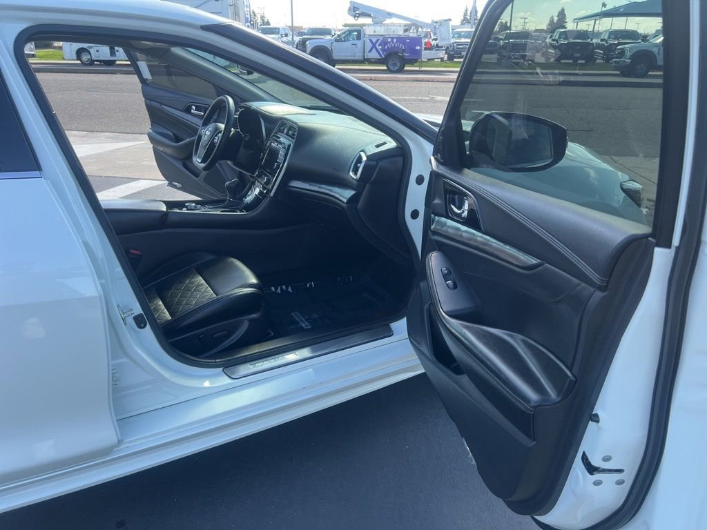 Used 2020 Nissan Maxima Platinum w/ Sport Mat Group image 16