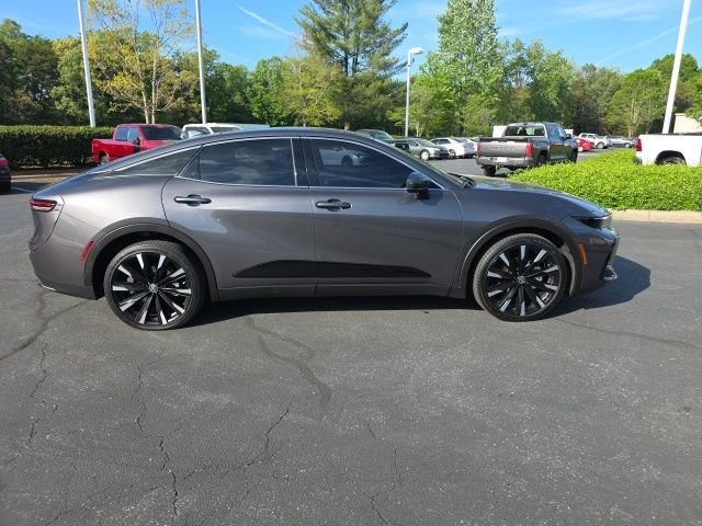 Used 2024 Toyota Crown Platinum image 2