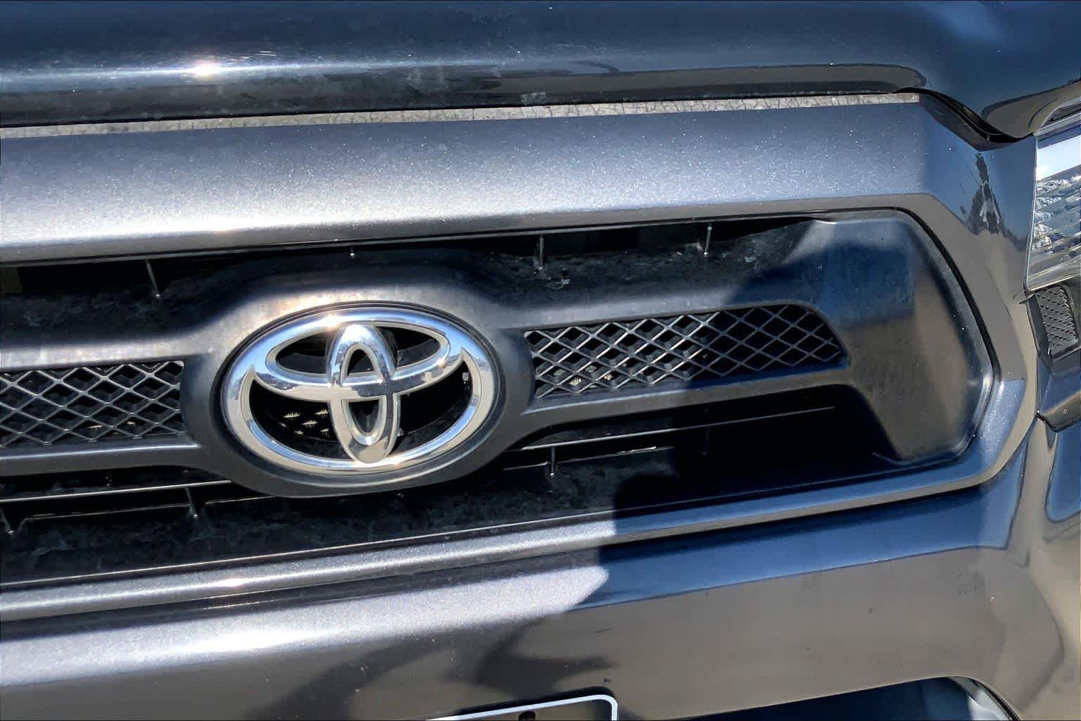 Used 2013 Toyota Tacoma 4x4 Double Cab w/ TRD Sport Pkg image 29