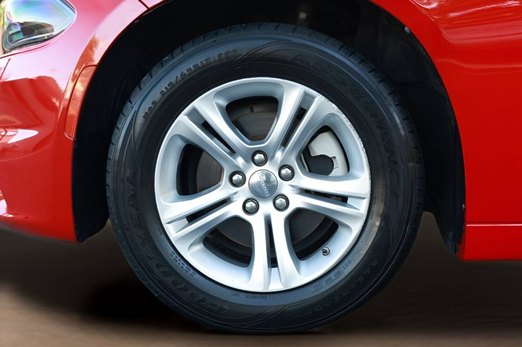 Used 2022 Dodge Charger SXT RWD image 5