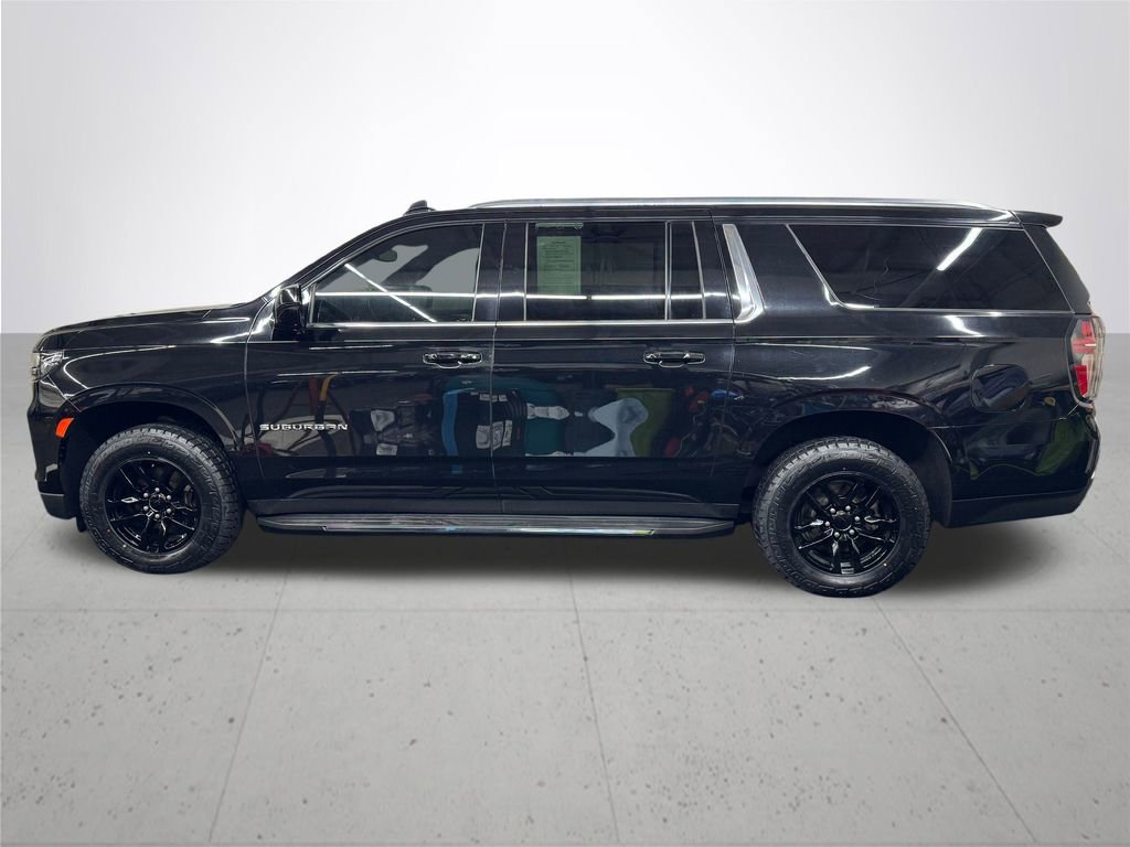Used 2022 Chevrolet Suburban LT image 3