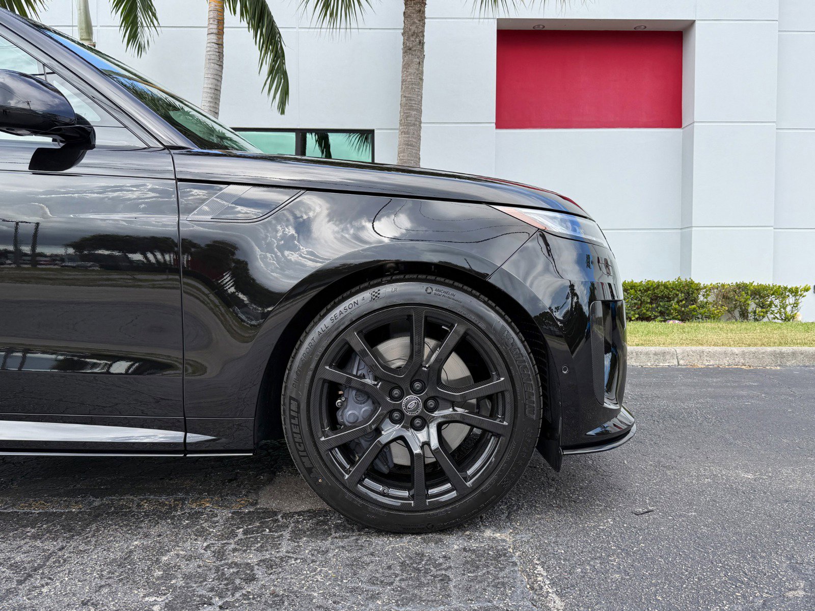 Used 2024 Land Rover Range Rover Sport AWD/4WD image 8