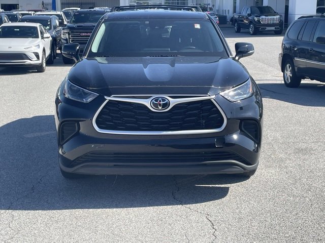 Used 2022 Toyota Highlander L image 2