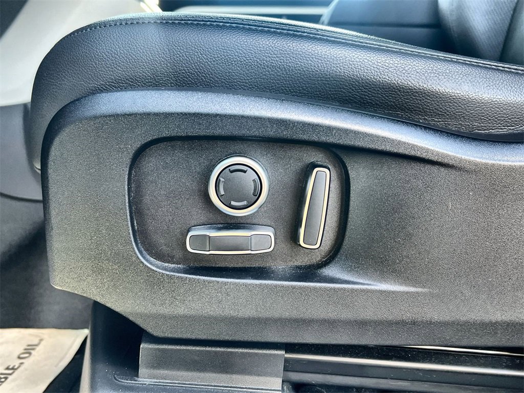 Used 2023 Land Rover Defender 130 S image 21