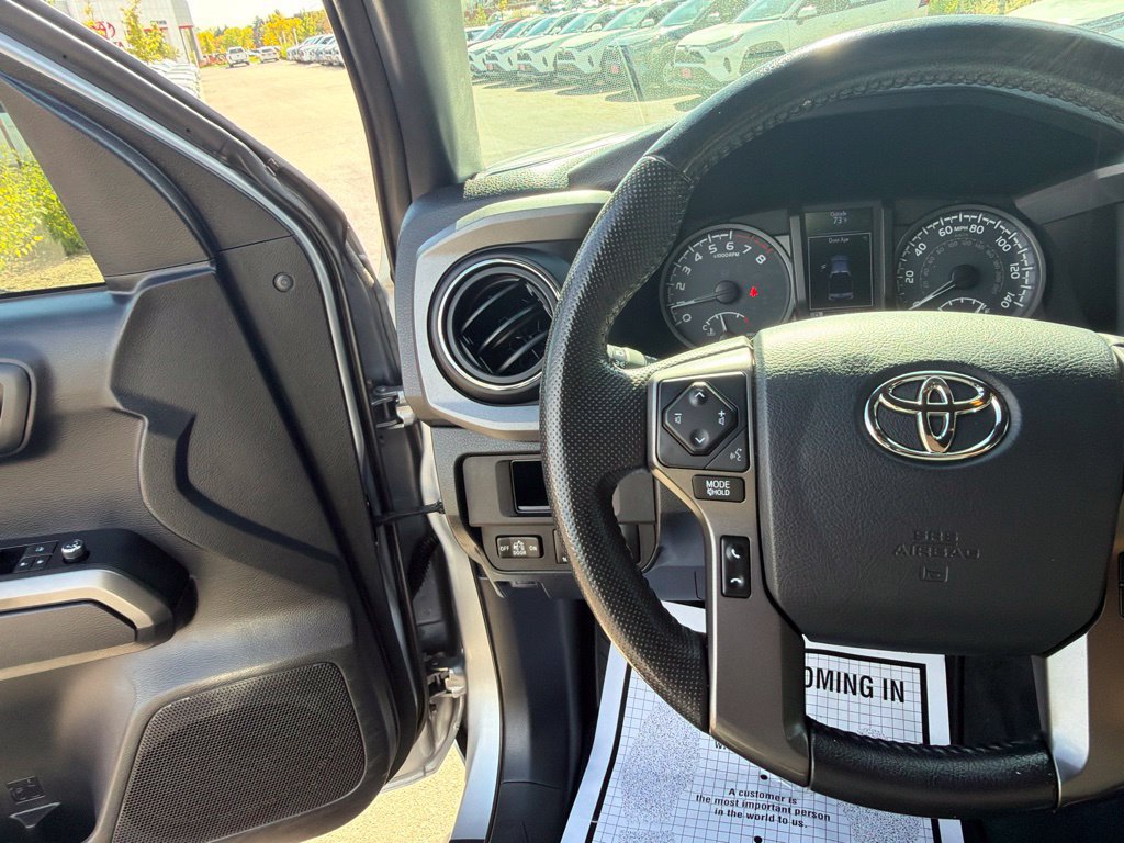 Used 2018 Toyota Tacoma TRD Off-Road w/ Technology Package AWD/4WD image 23