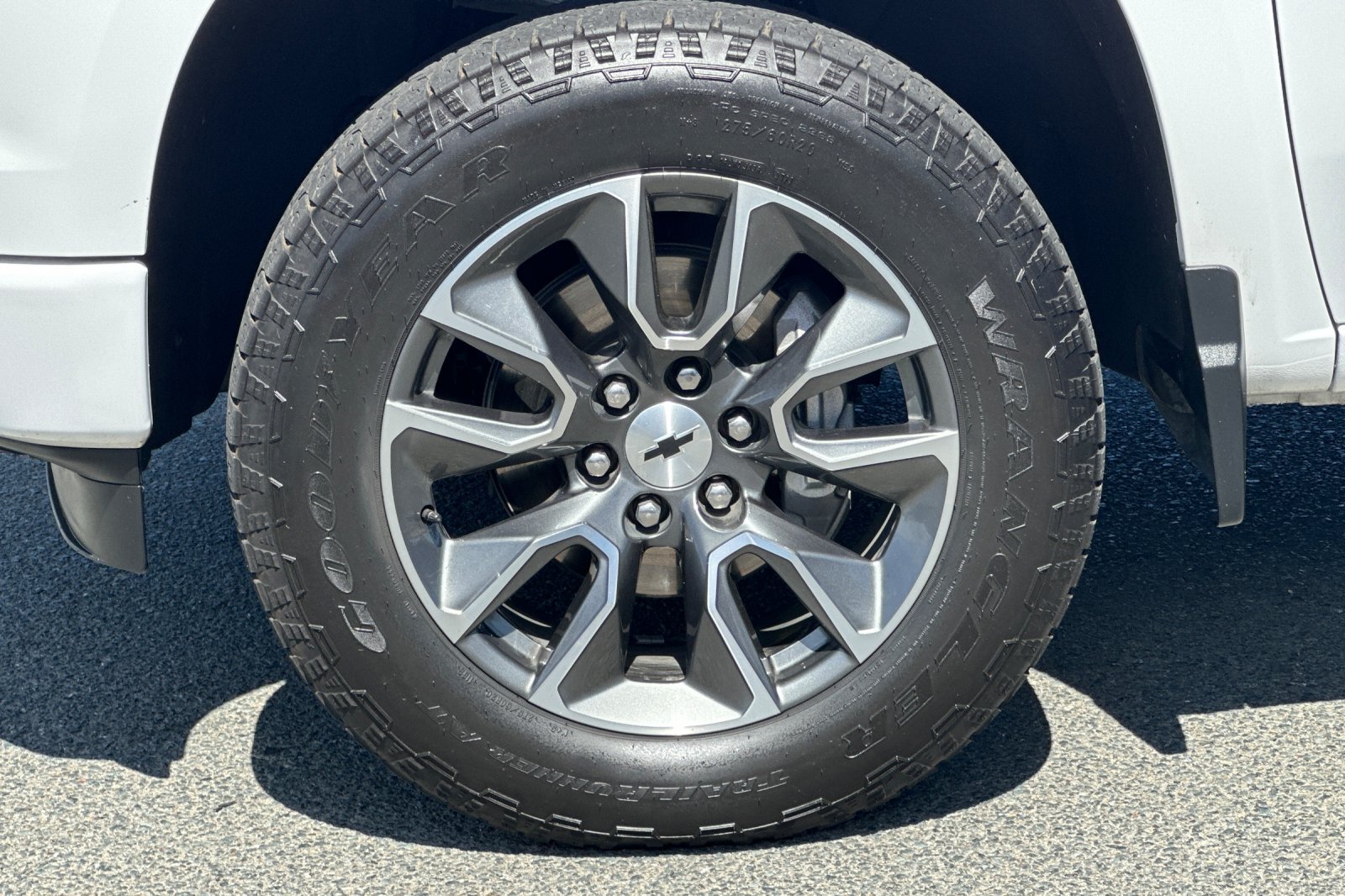 Used 2024 Chevrolet Silverado 1500 RST AWD/4WD image 25