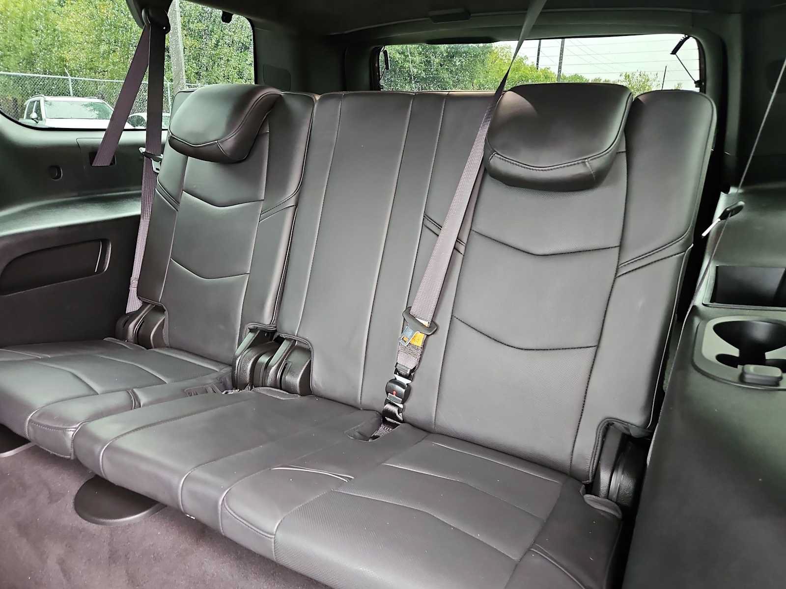Used 2020 Cadillac Escalade ESV Platinum w/ Escalade Sport Edition AWD/4WD image 18