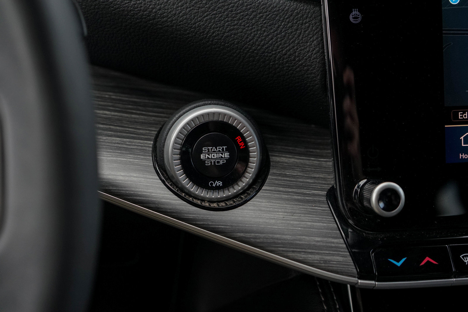 Used 2024 Jeep Wagoneer Series II w/ Flexible Seating Group image 20