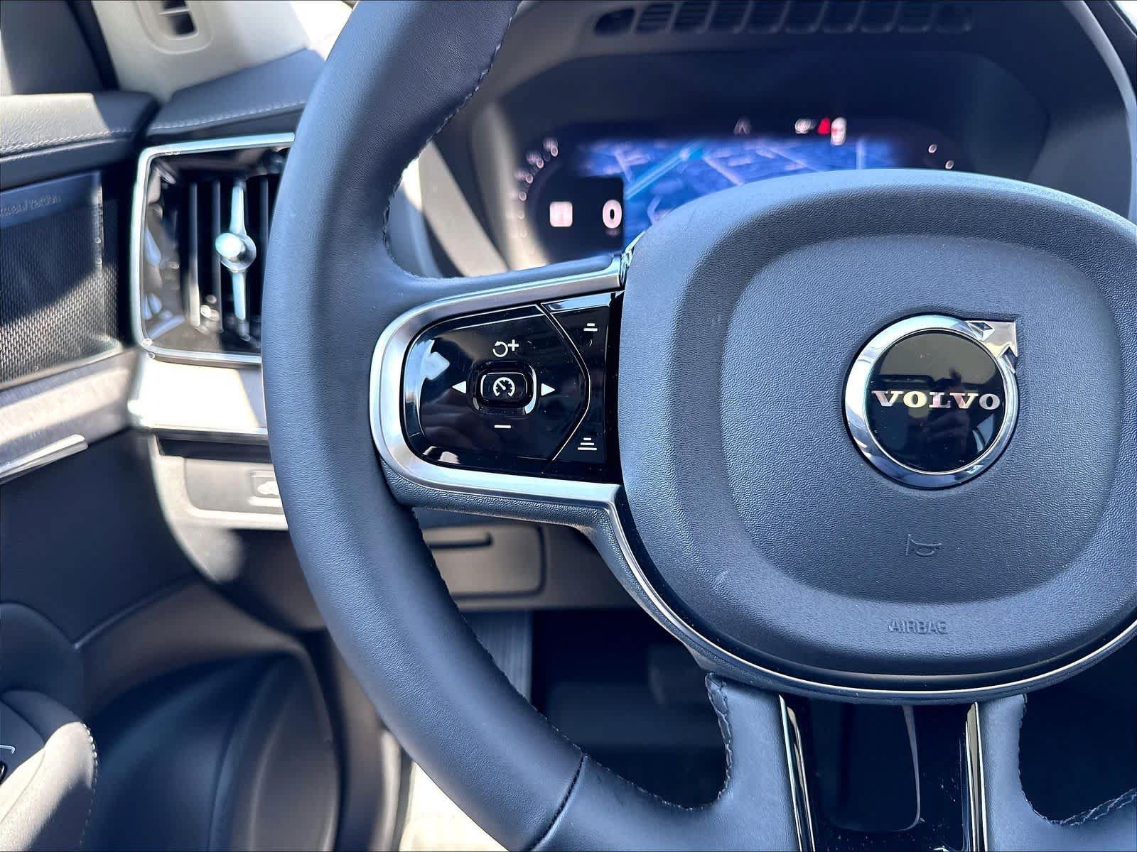 New 2026 Volvo XC90 T8 Ultra w/ Protection Package AWD/4WD image 17