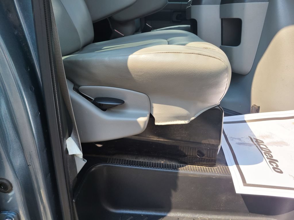 Used 2014 Ford E-350 and Econoline 350 XL w/ Power Windows & Locks Group RWD image 13