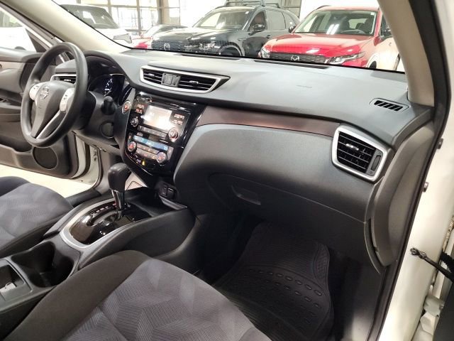 Used 2016 Nissan Rogue SV AWD/4WD image 31