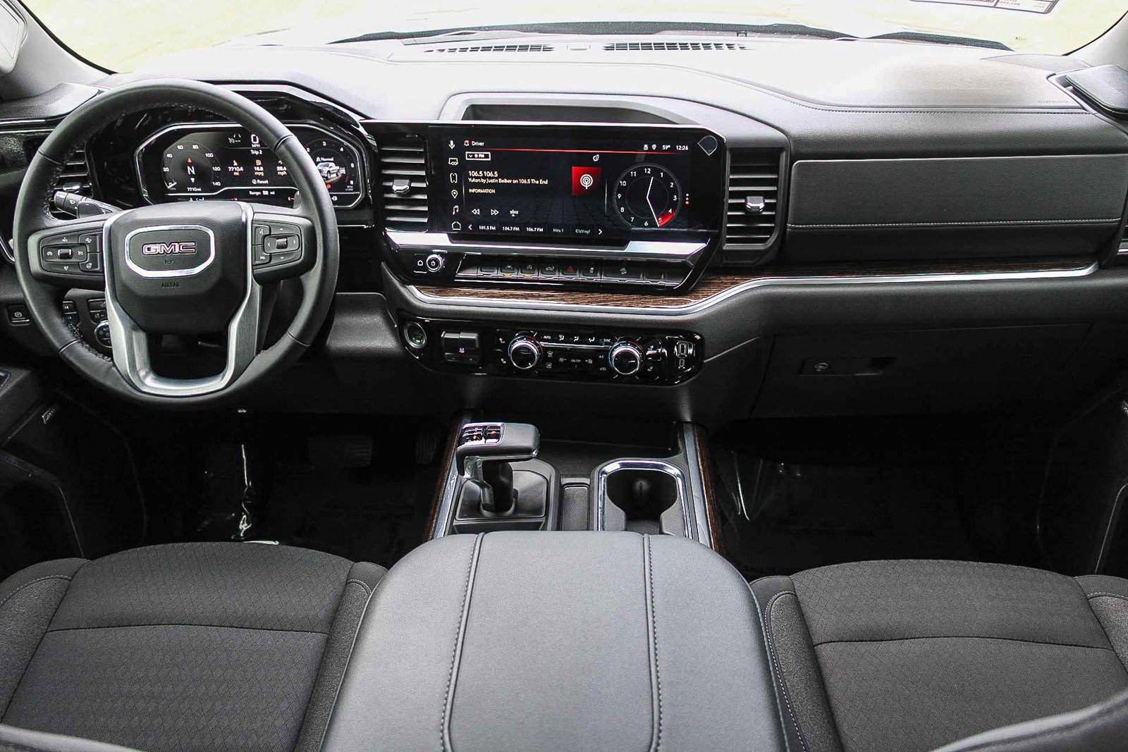 Used 2025 GMC Sierra 1500 Elevation w/ Preferred Package image 12