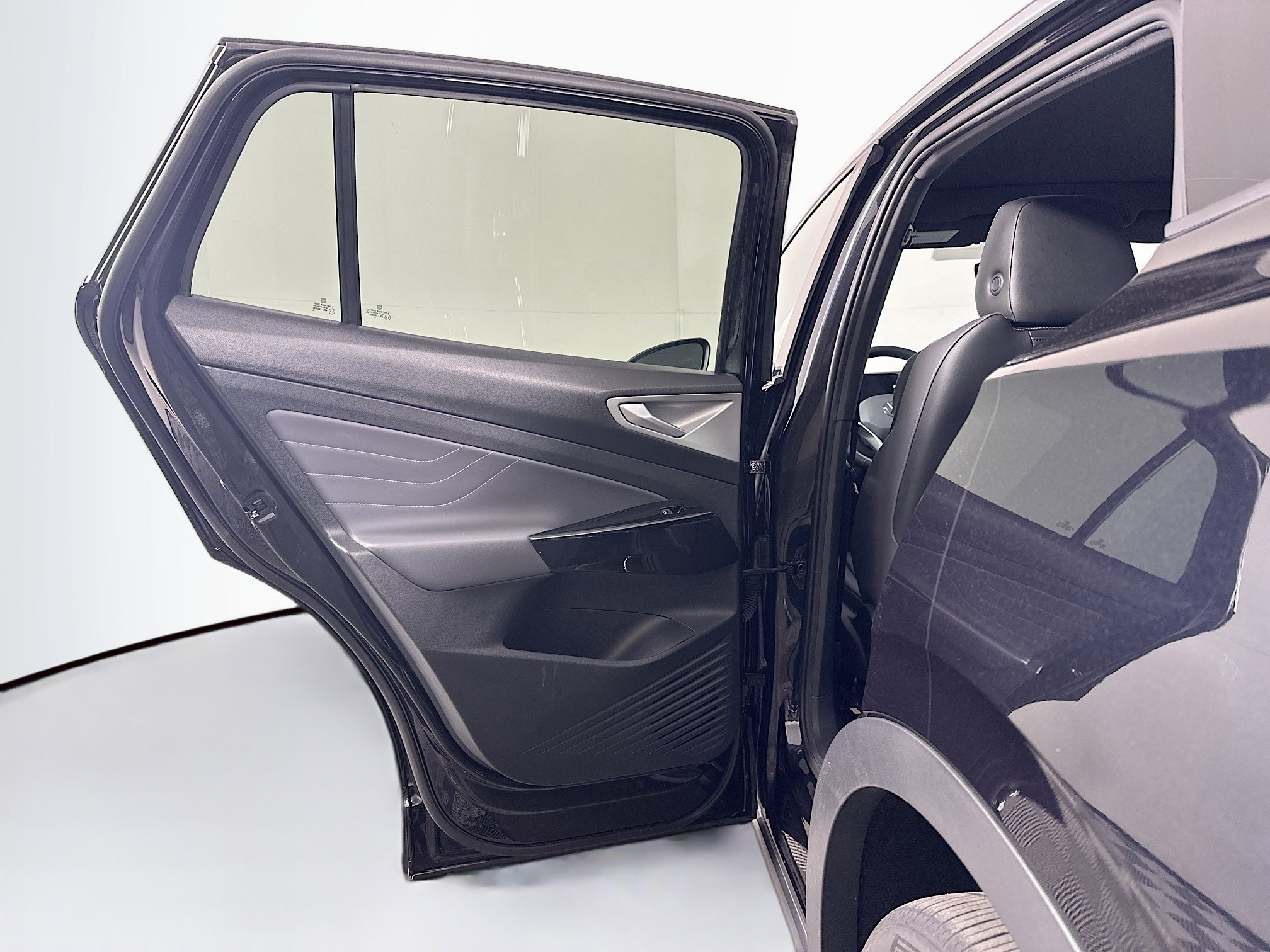 Used 2023 Volkswagen ID.4 Pro S Plus AWD/4WD image 27