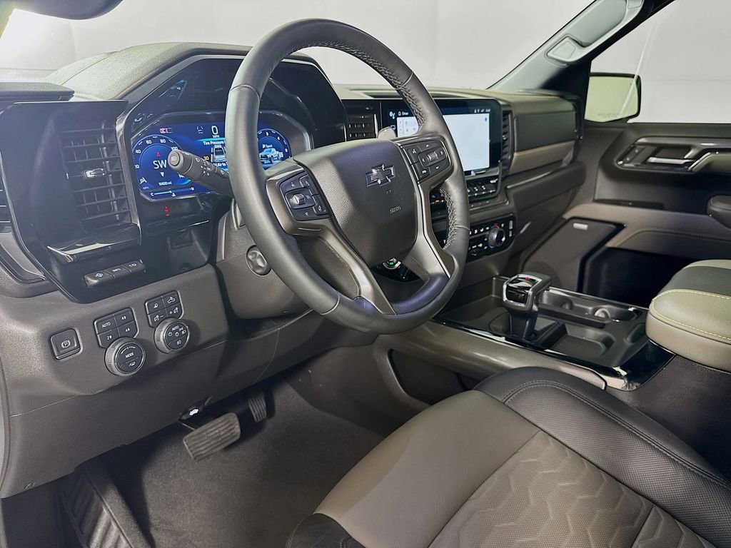 Used 2024 Chevrolet Silverado 1500 ZR2 w/ Technology Package image 9
