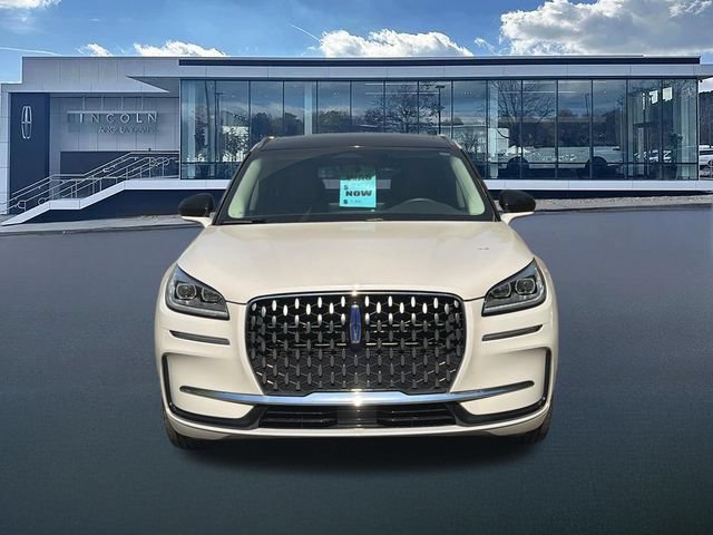 Used 2024 Lincoln Corsair Grand Touring AWD/4WD image 2
