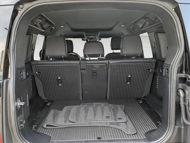 Used 2023 Land Rover Defender 110 S image 6