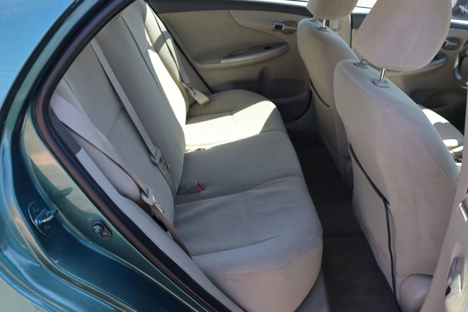 Used 2010 Toyota Corolla LE image 12