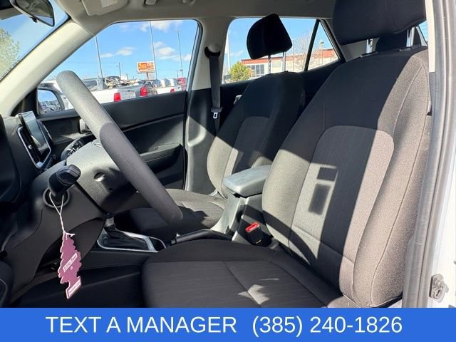 Used 2025 Hyundai Venue SE image 11