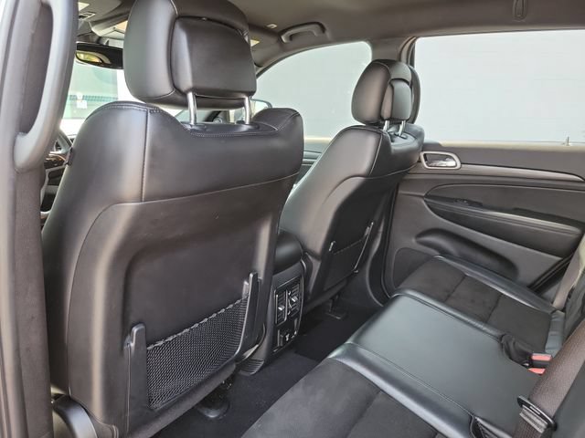 Used 2020 Jeep Grand Cherokee Altitude AWD/4WD image 23