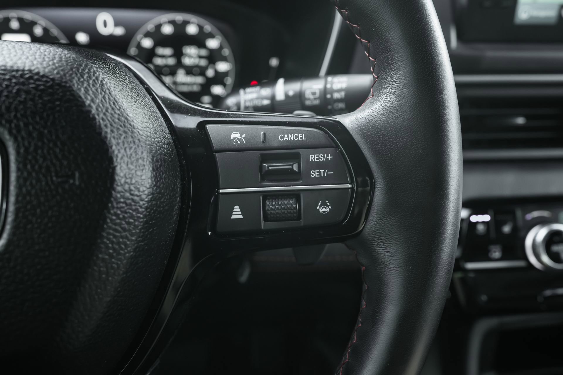 Used 2025 Honda Pilot Black Edition image 17
