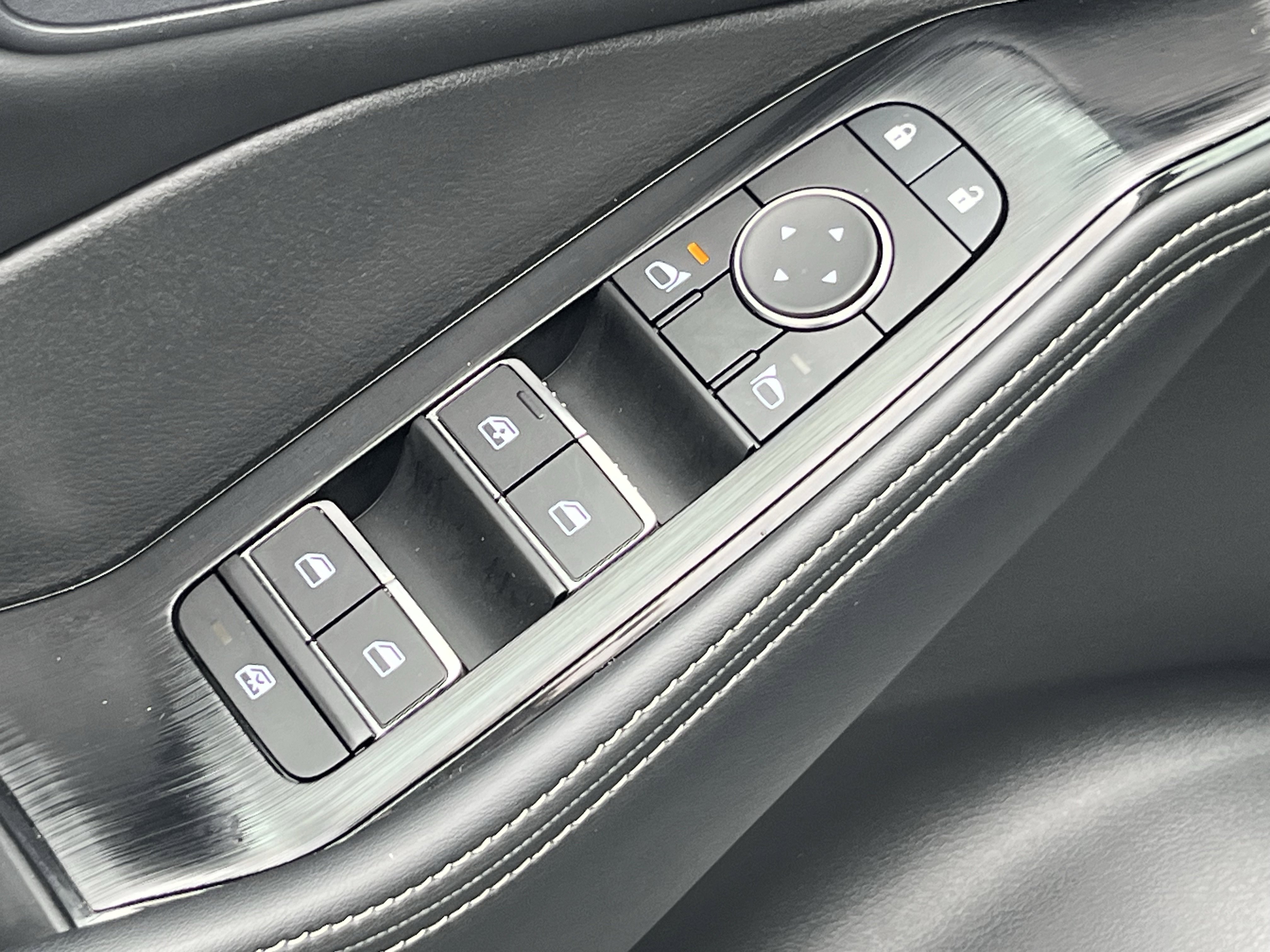 Used 2024 Nissan Rogue SL image 20