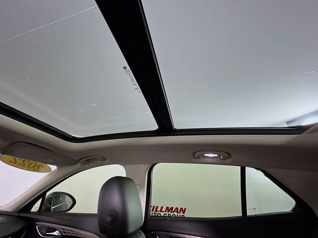 Used 2022 Buick Envision Avenir w/ Technology Package II image 26