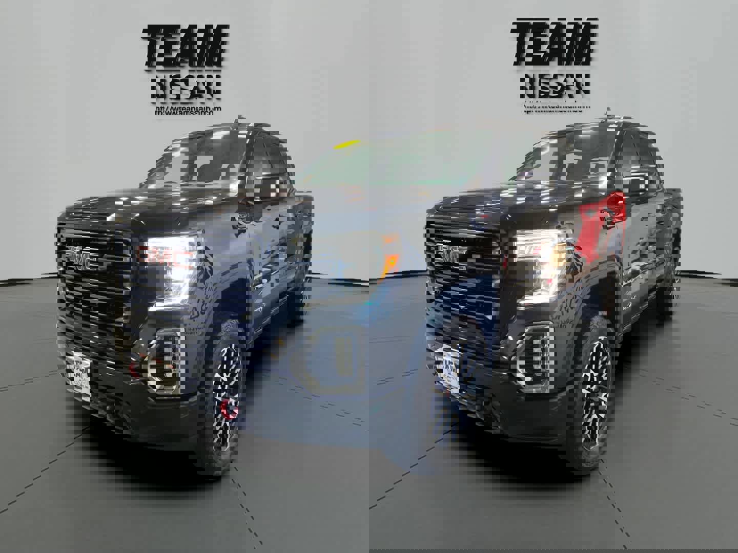 Used 2022 GMC Sierra 1500 AT4 w/ AT4 Preferred Package image 3