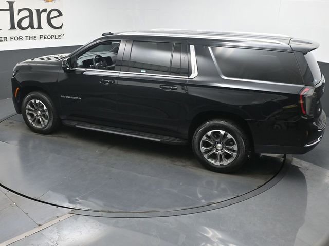 Used 2025 Chevrolet Suburban LT w/ Comfort Package AWD/4WD image 43