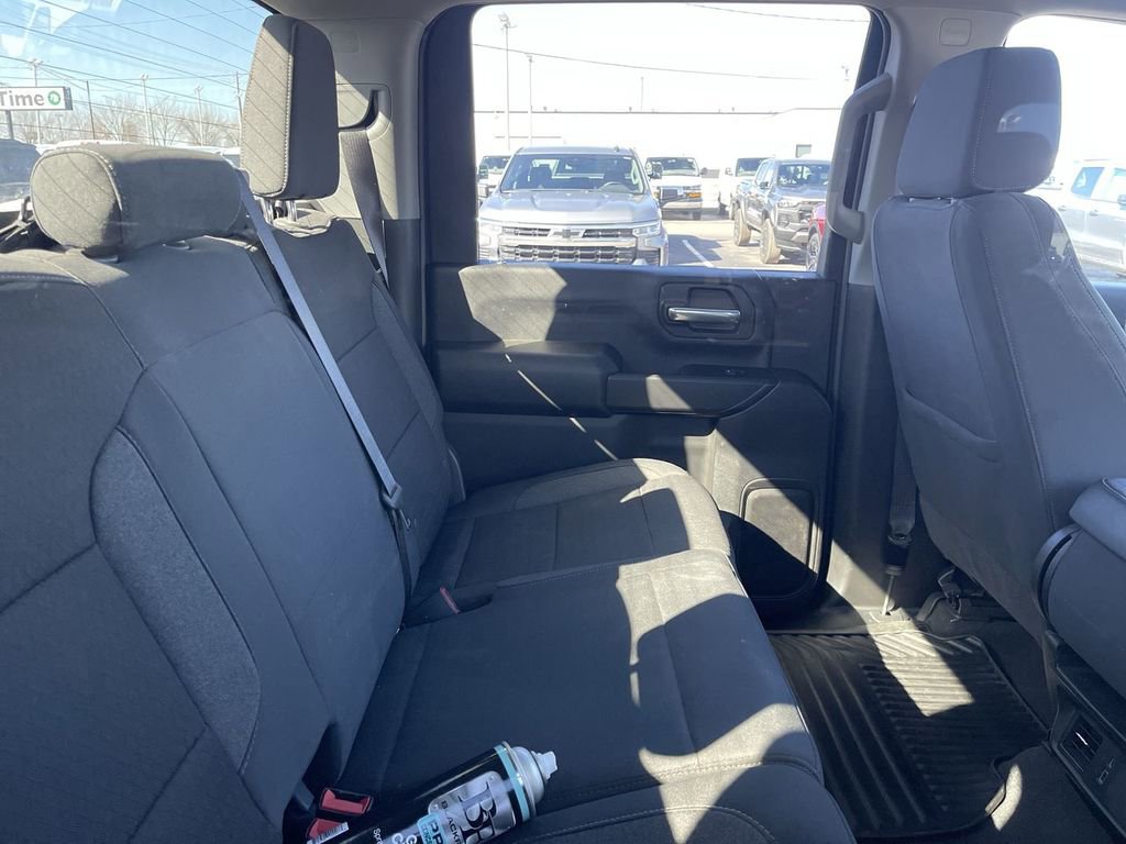 Used 2025 Chevrolet Silverado 2500 Custom w/ Custom Value Package image 18