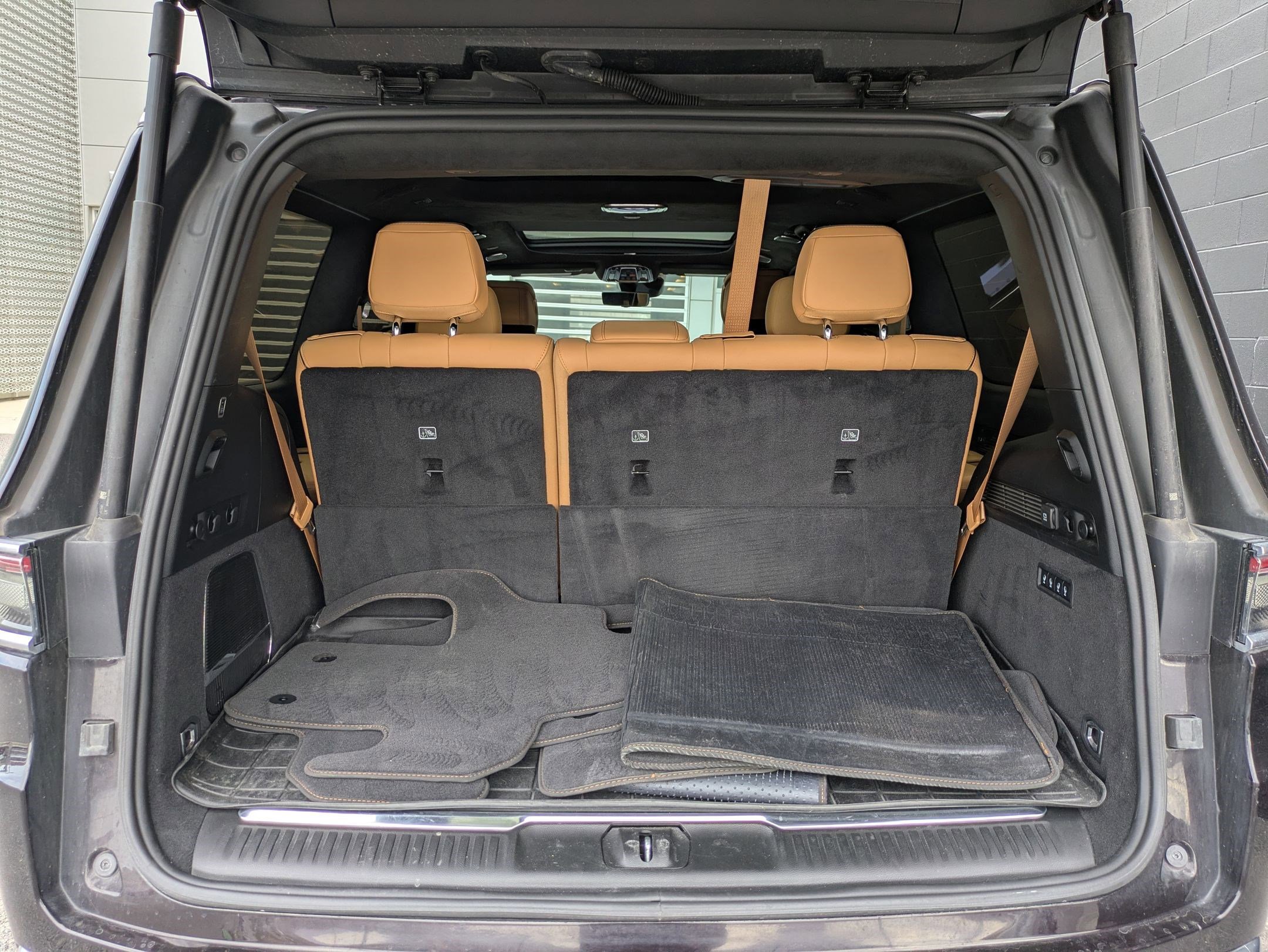 Used 2023 Jeep Grand Wagoneer Series III w/ Rear Seat Video Group 1 image 27