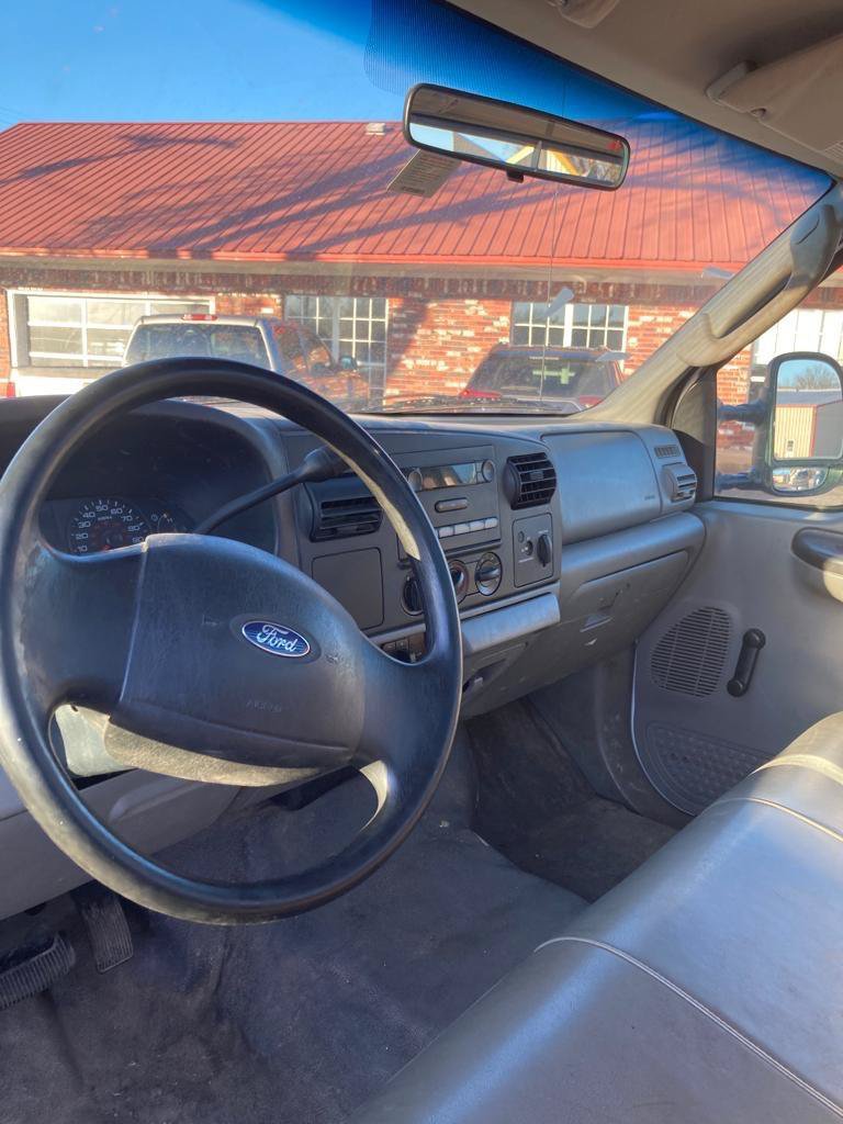 Used 2005 Ford F450 XL RWD image 5