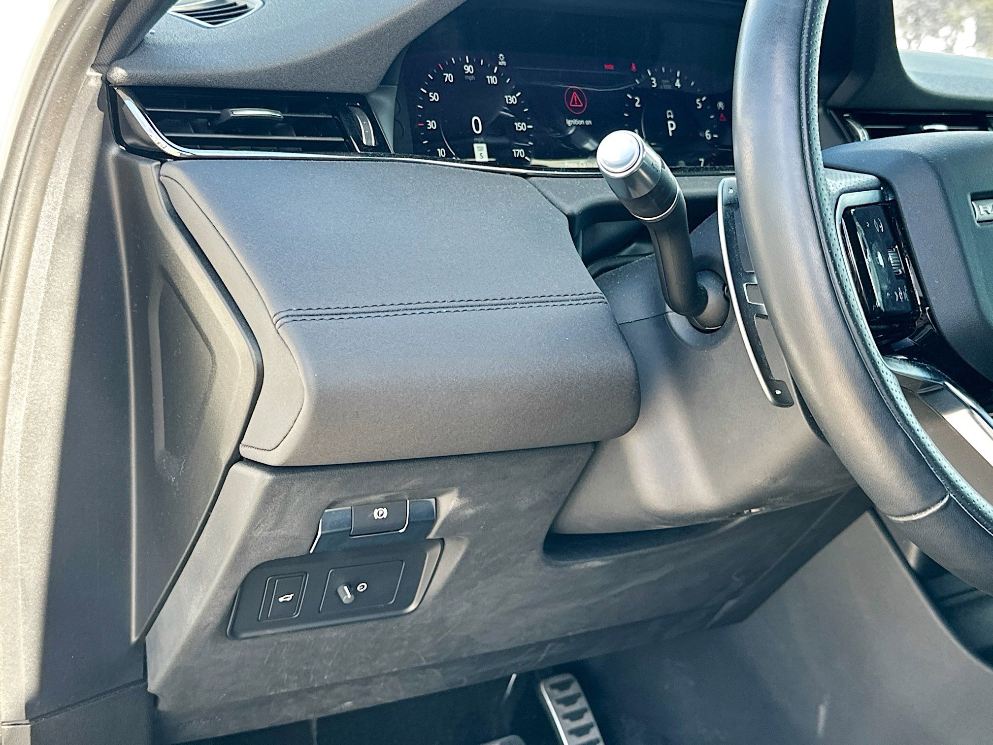 Used 2022 Land Rover Range Rover Evoque R-Dynamic SE image 10