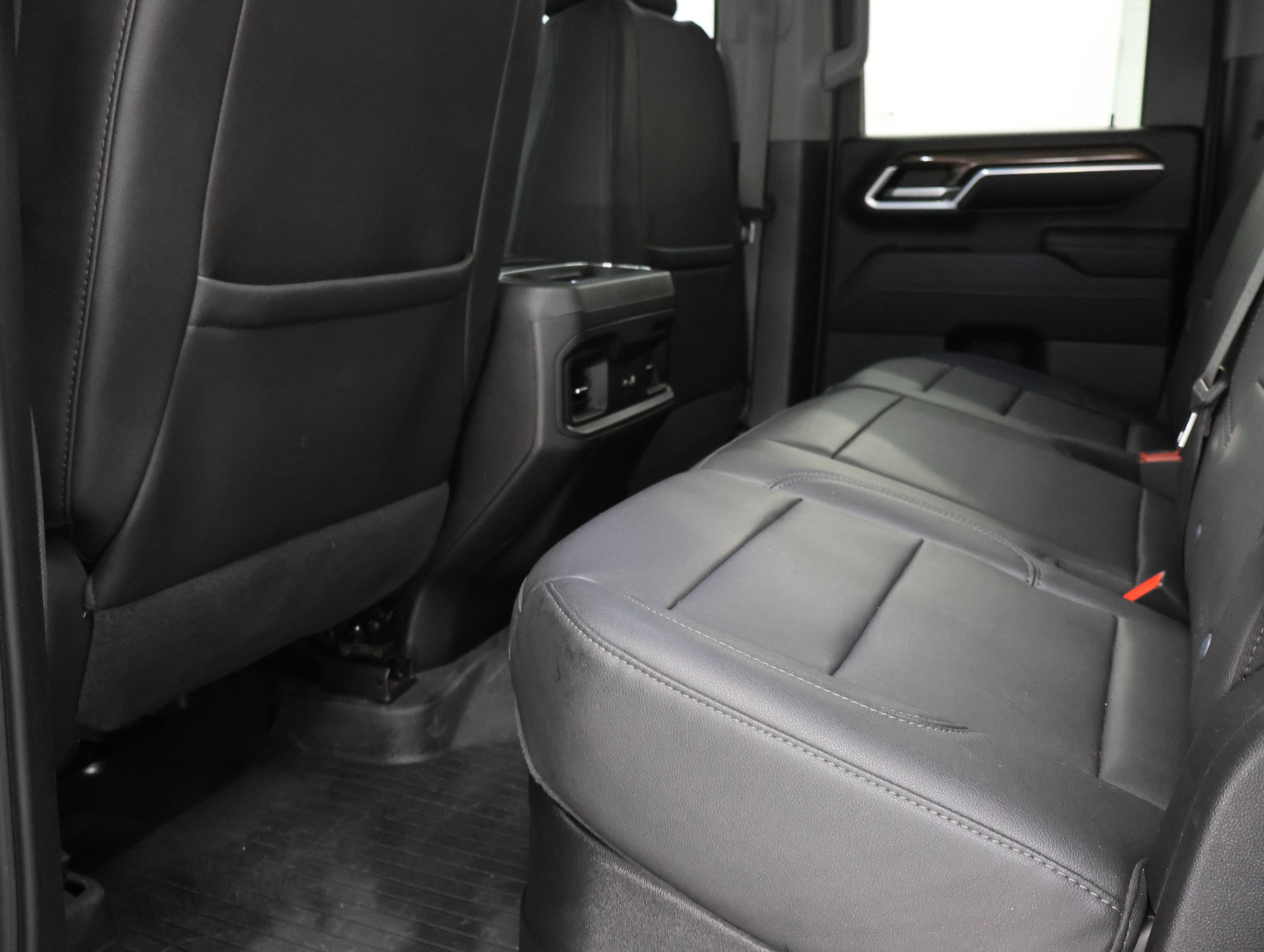 Used 2024 Chevrolet Silverado 2500 LT AWD/4WD image 41