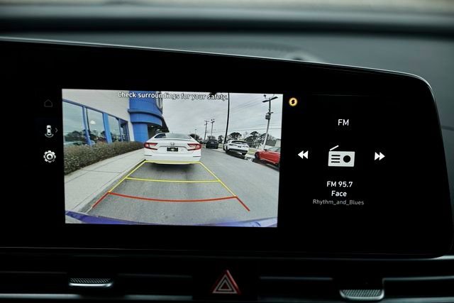 Used 2025 Hyundai Elantra SEL image 36