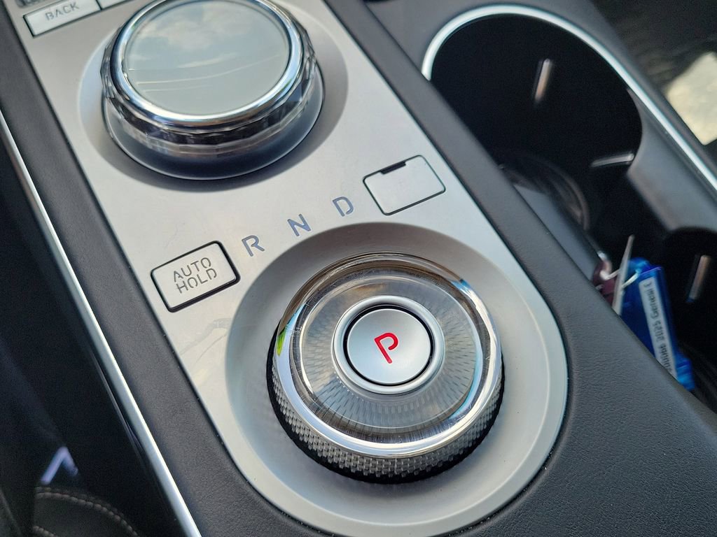 Certified 2025 Genesis GV70 2.5T AWD/4WD image 28
