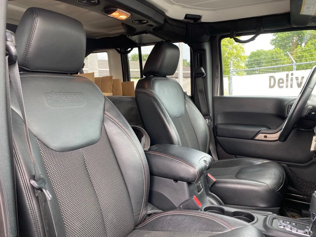 Used 2016 Jeep Wrangler Unlimited Sahara AWD/4WD image 12