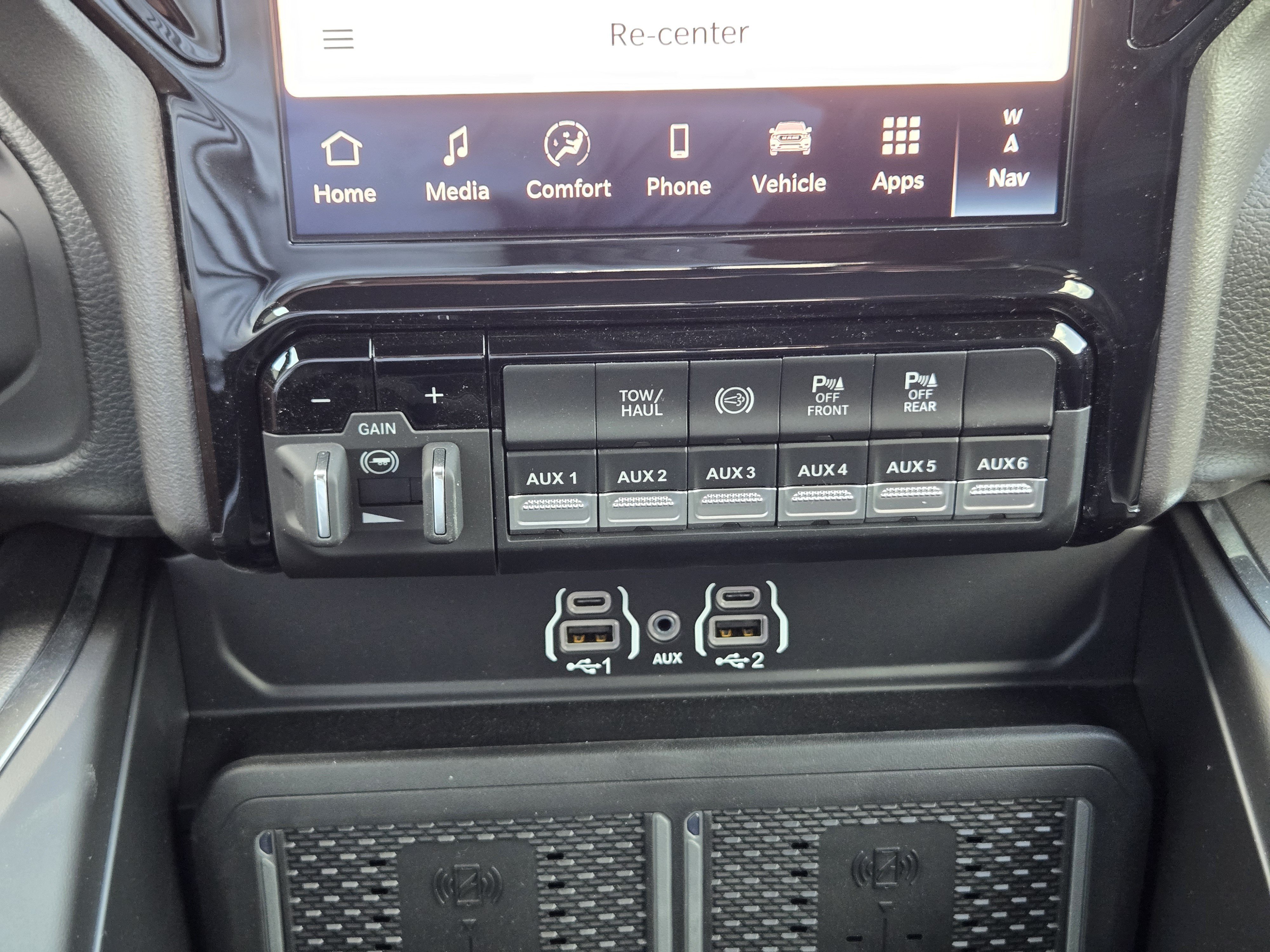 New 2026 RAM 3500 Laramie w/ Sport Appearance Package AWD/4WD image 17