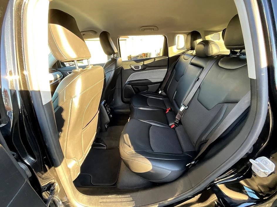 Used 2022 Jeep Compass Latitude image 25