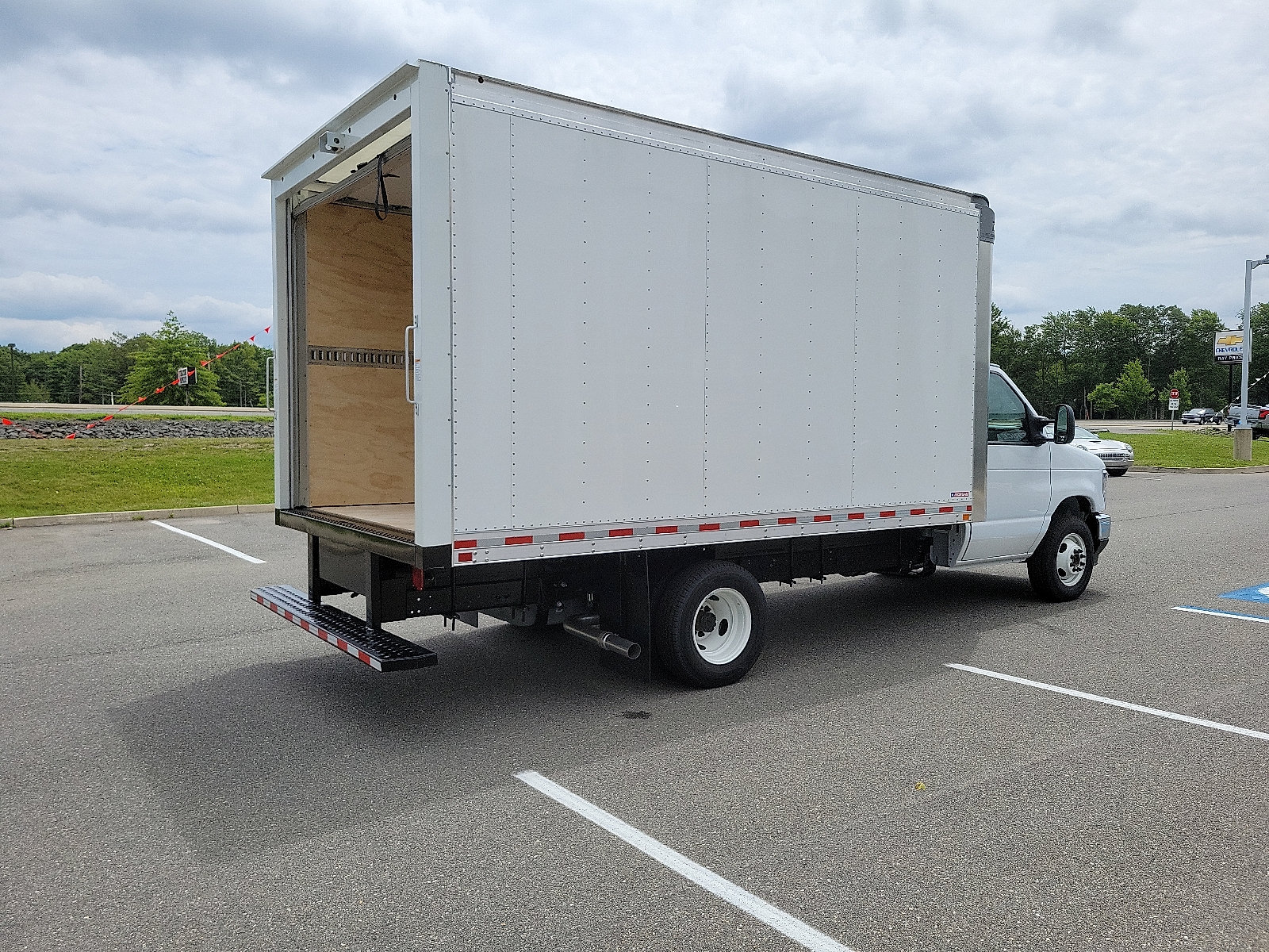 New 2025 Ford E-350 and Econoline 350 Super Duty w/ Driver's Safety Package RWD image 4