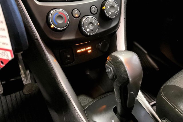 Used 2021 Chevrolet Trax LT FWD image 16