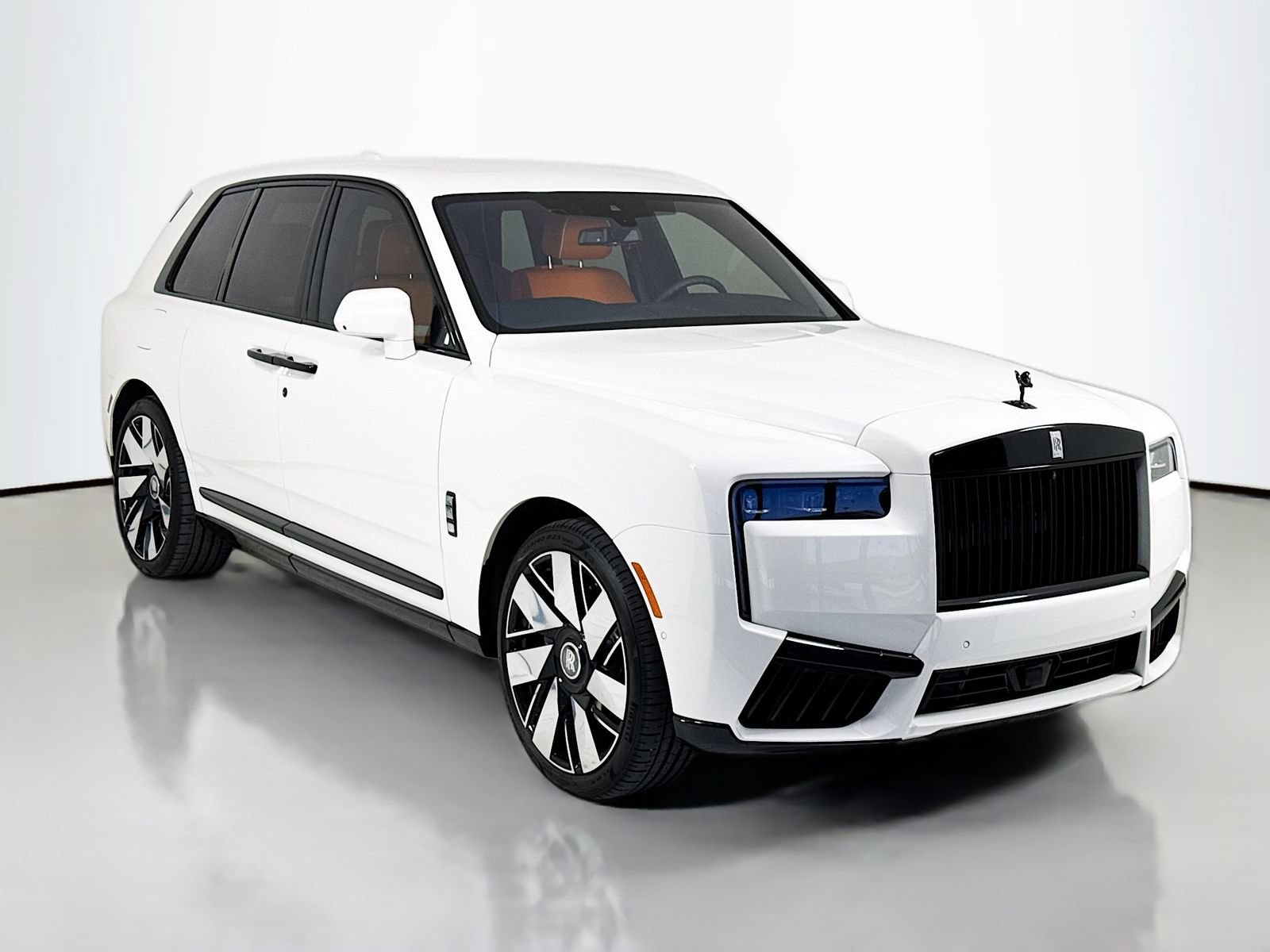 Certified 2025 Rolls-Royce Cullinan AWD/4WD image 1