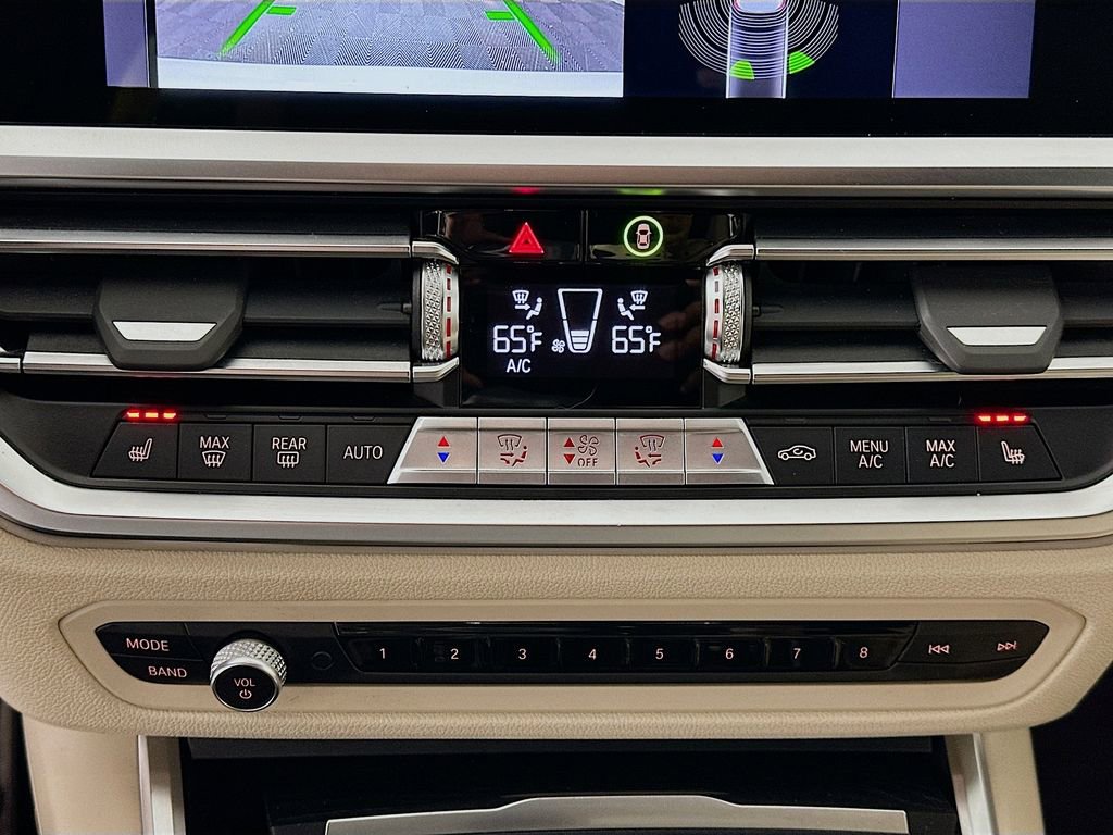 Used 2022 BMW 330i Sedan w/ M Sport Package image 16