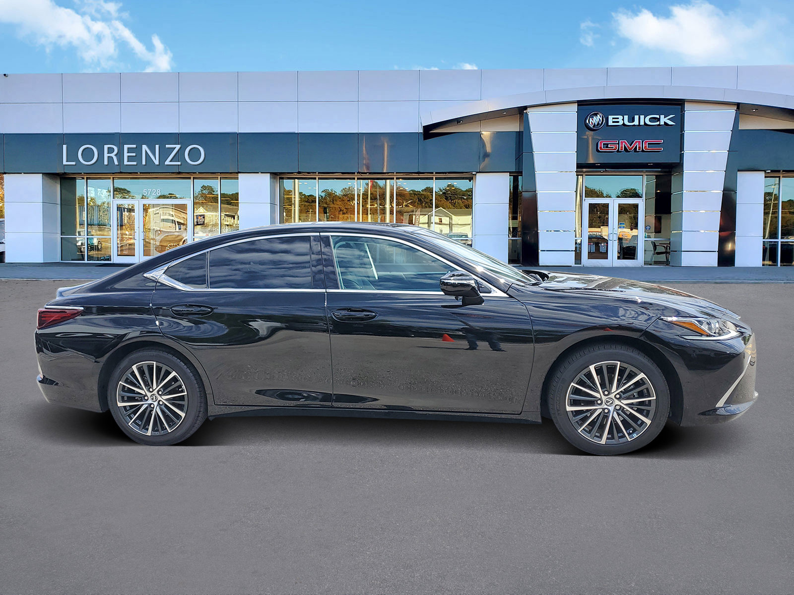 Used 2024 Lexus ES 350 w/ Premium Package image 4