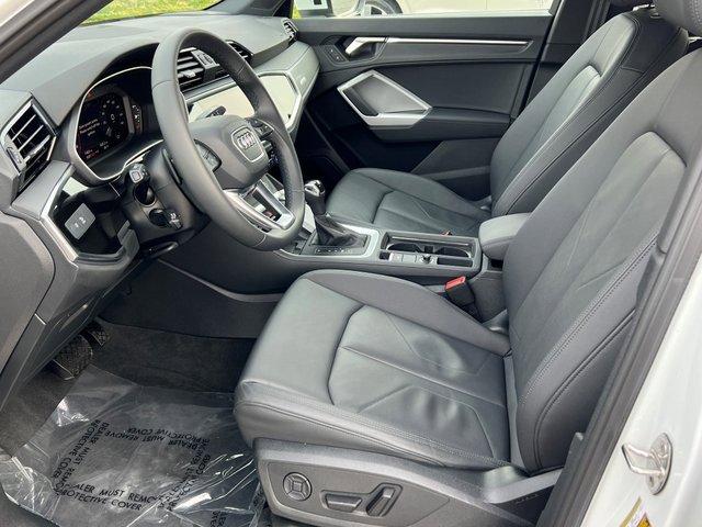 Certified 2025 Audi Q3 2.0T Premium Plus w/ Premium Plus Package image 3